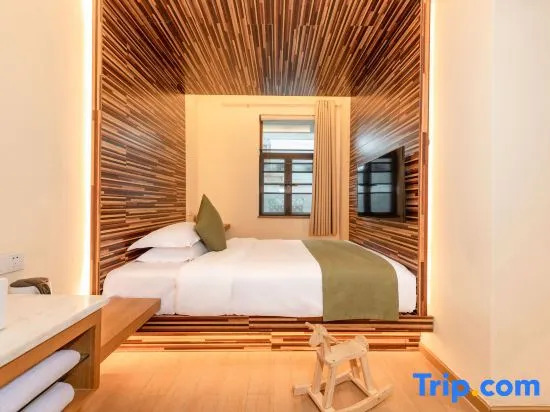 Panlong Lishore Resort (Yangshuo West Street Liriver)