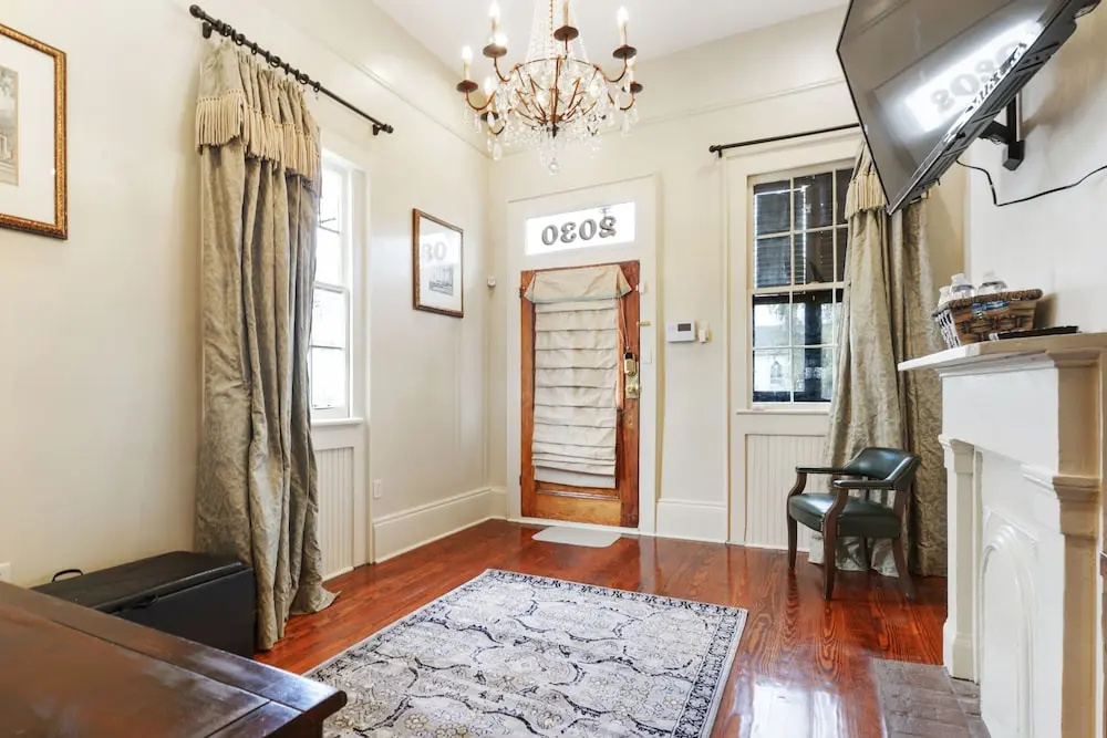4 Bedroom 5 beds - 2030