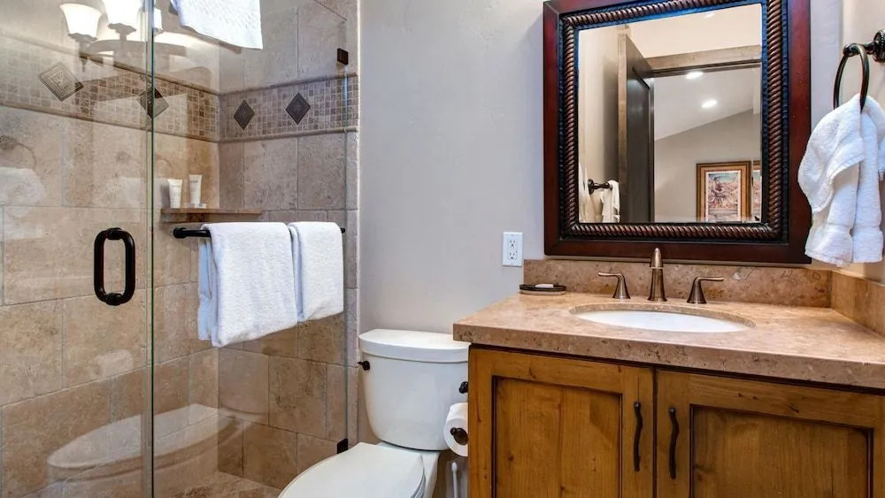 3 Kings Mountain Vista 2 Bedroom Home by RedAwning