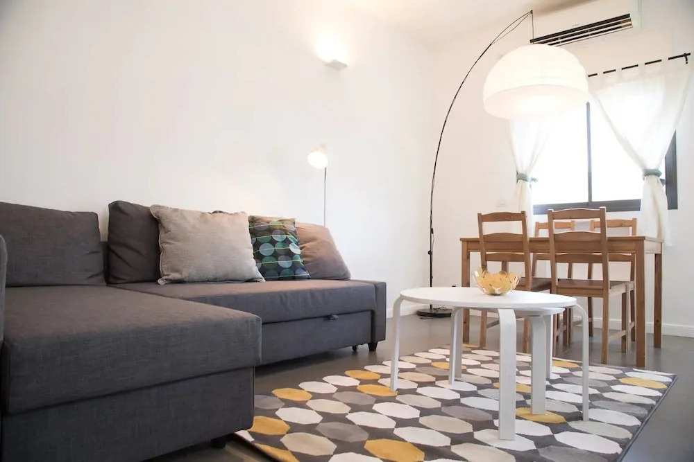 Stylish Chic 2BR Bauhaus Ap Heart of TLV