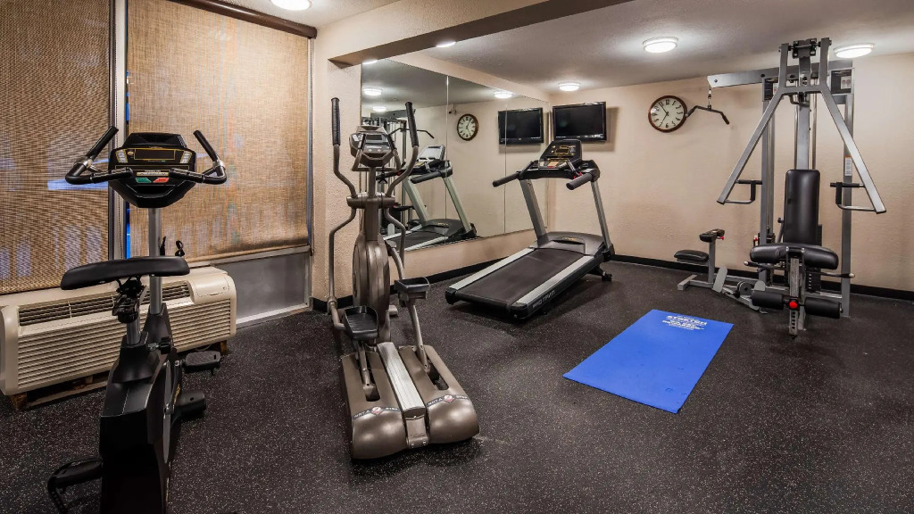 Best Western Plus Landing View Inn & Suites