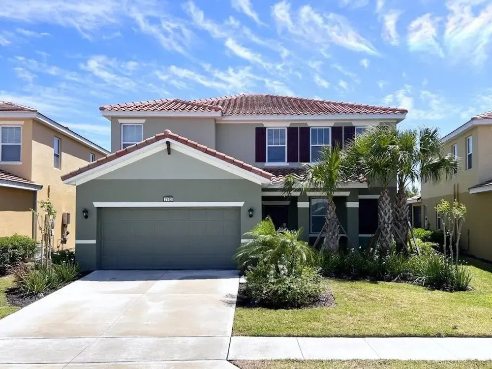 Beautiful 5 Bed Pool Home With Game Room-7543ol 5 Bedroom Home