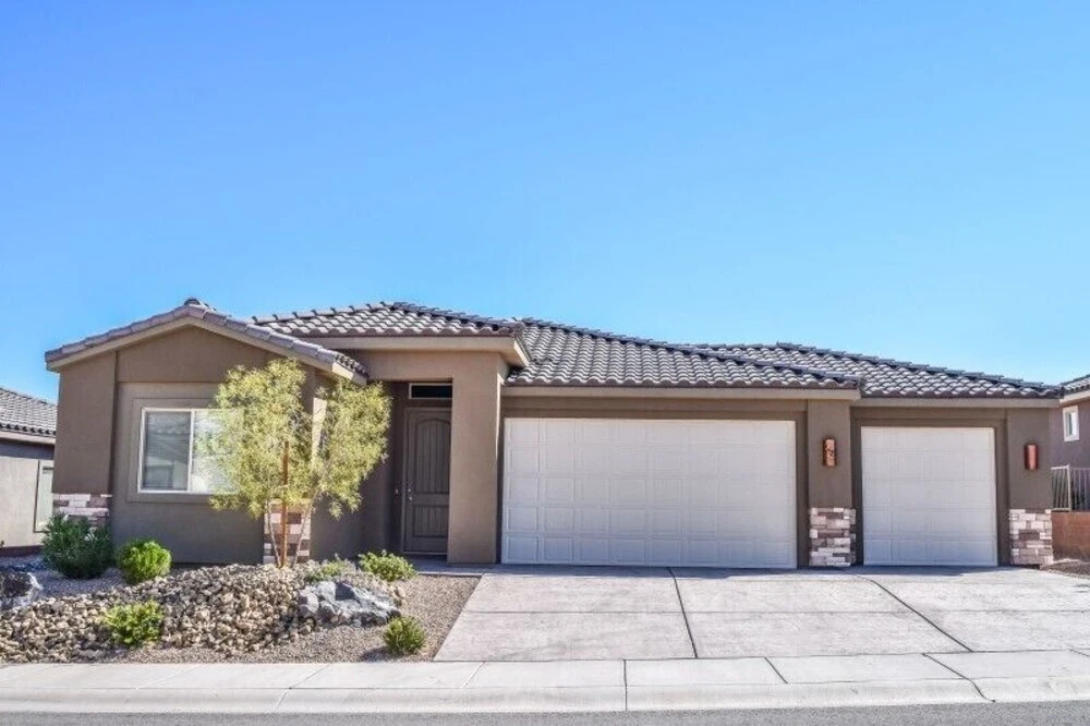 M L Paras Llc 3 Bedroom Home