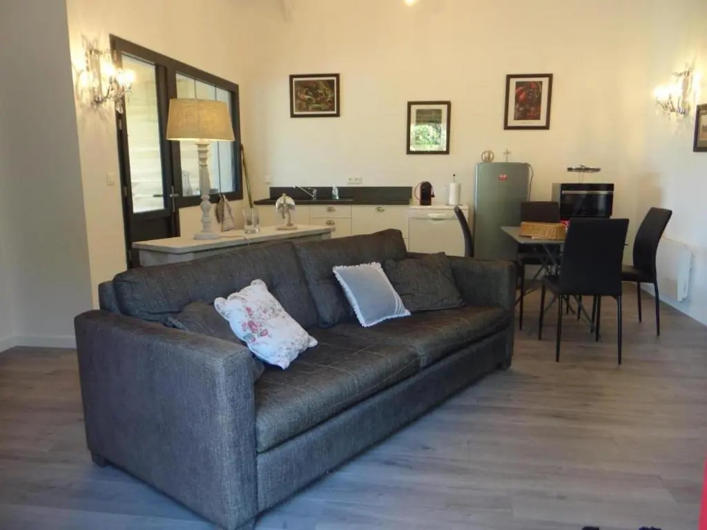 Villa de 2 chambres avec piscine privee terrasse amenagee et wifi a Lisle sur Tarn