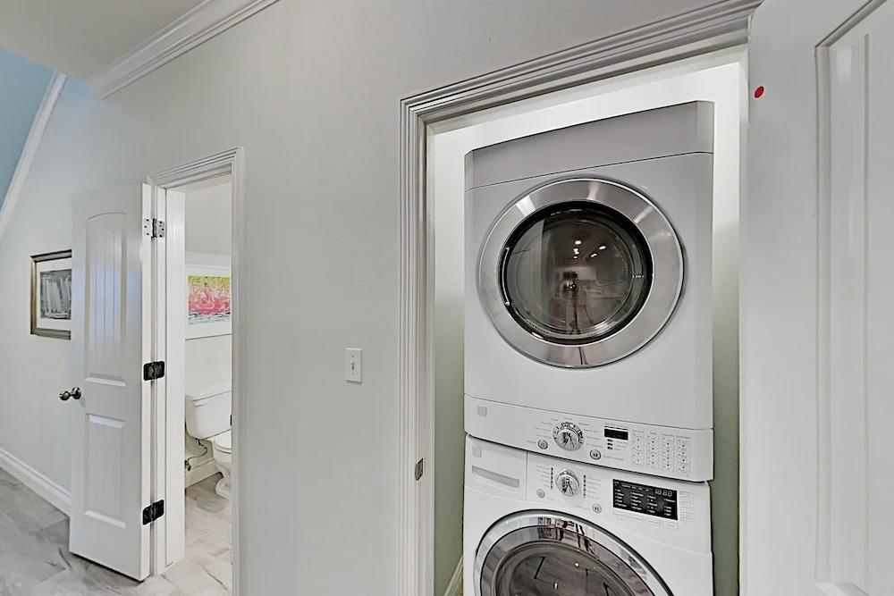Brand-new Townhome W/ Pool - Steps To The Beach 4 Bedroom Condo
