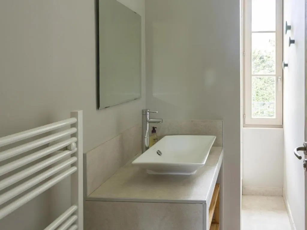 **Charmant Mas Rénové avec Piscine et Jardin au Cœur de la Provence!** - FR-1-599-17