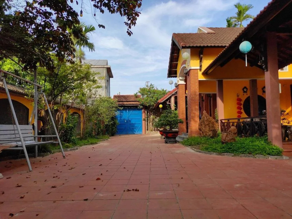 Dinh Villa