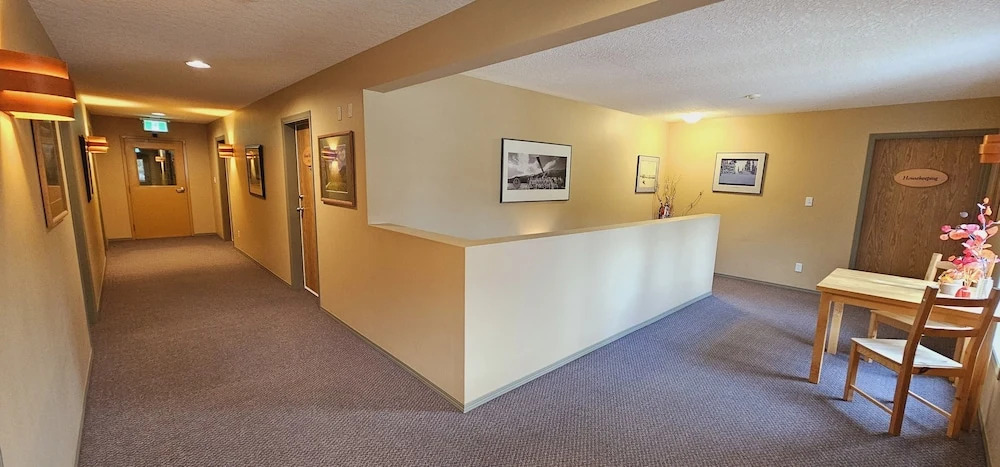 Raven's Nest Hotel