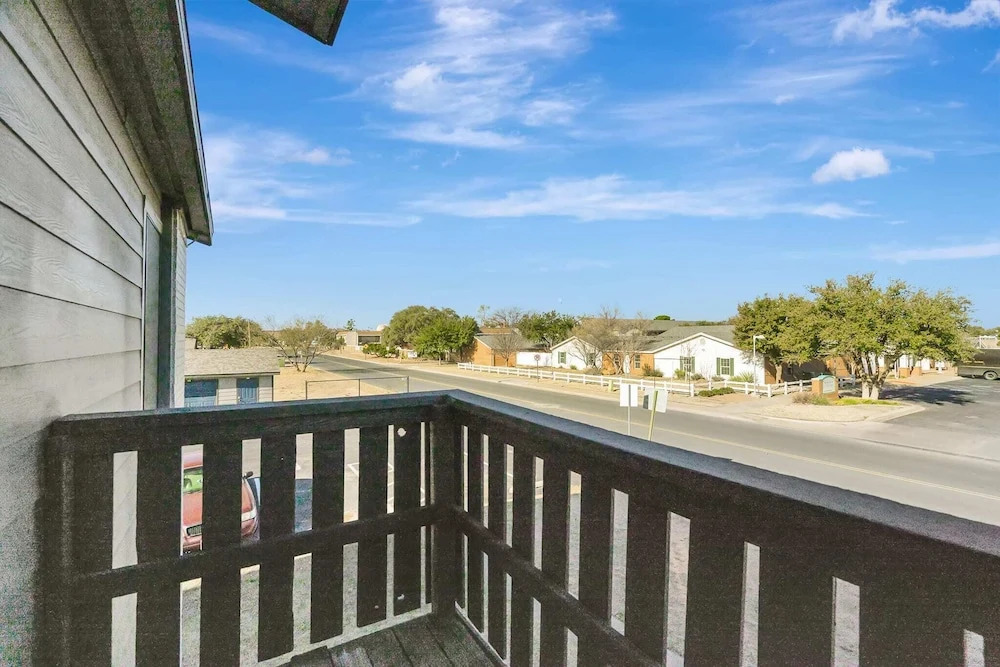 Lovely Midland Getaway With Fitness Center