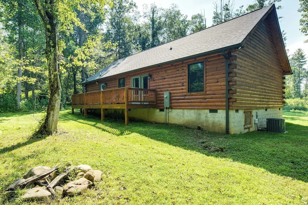 Secluded, Private! Forested Hendersonville Retreat