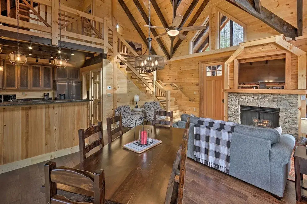 Hilltop Cabin on 5 Acres w/ Hot Tub & Waterfall!