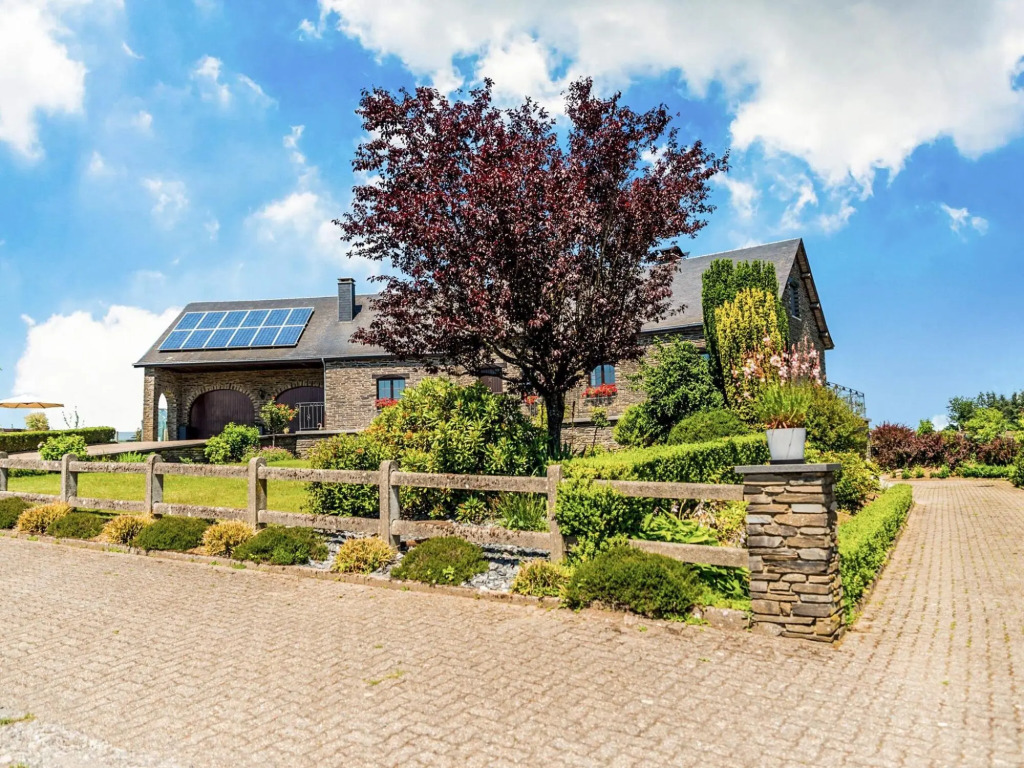 Appealing villa in Bièvre with garden