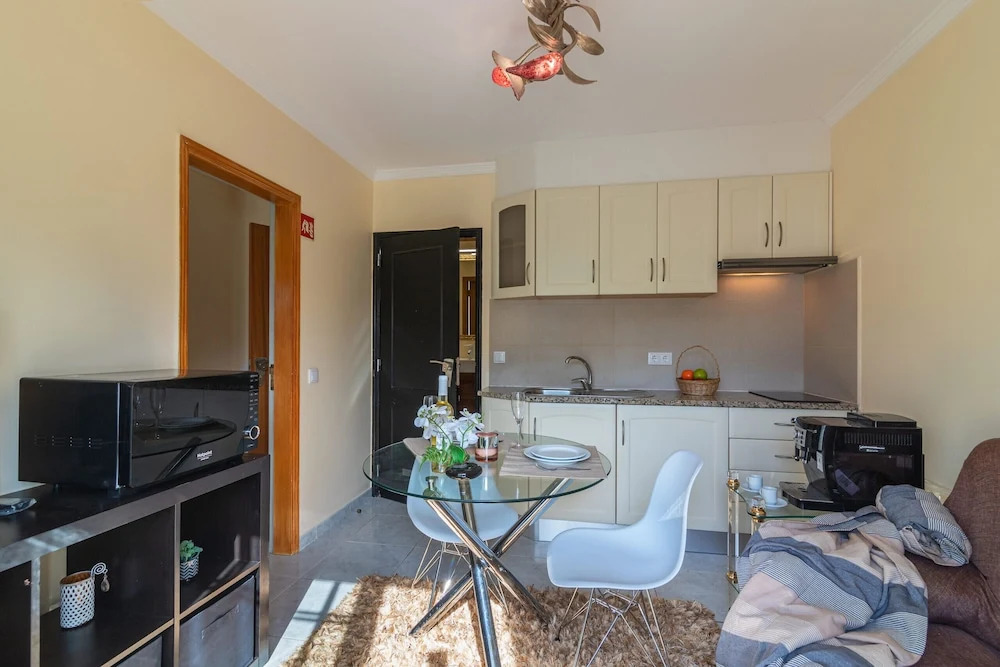 Faro Airport Flat 4 by Homing