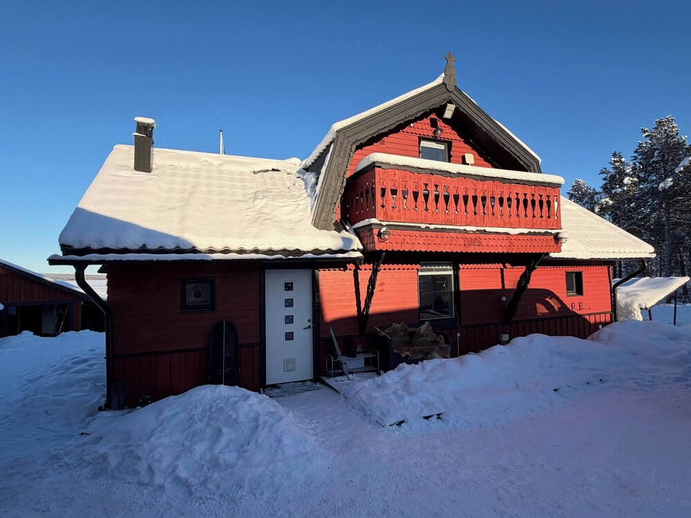 Camp Caroli Wooden Cabins
