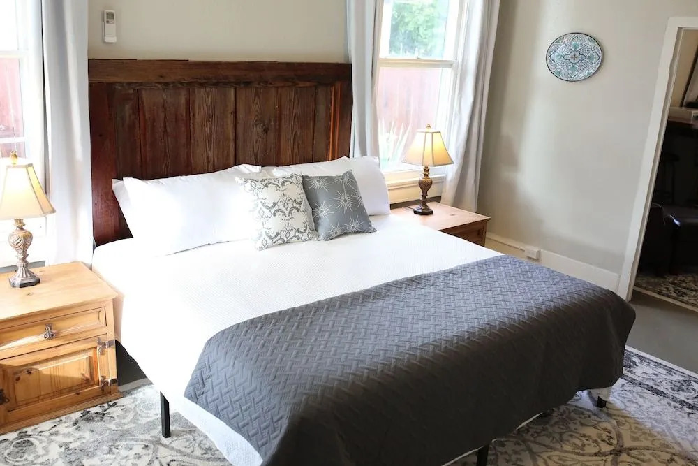 Bryn Oaks Bed and Breakfast