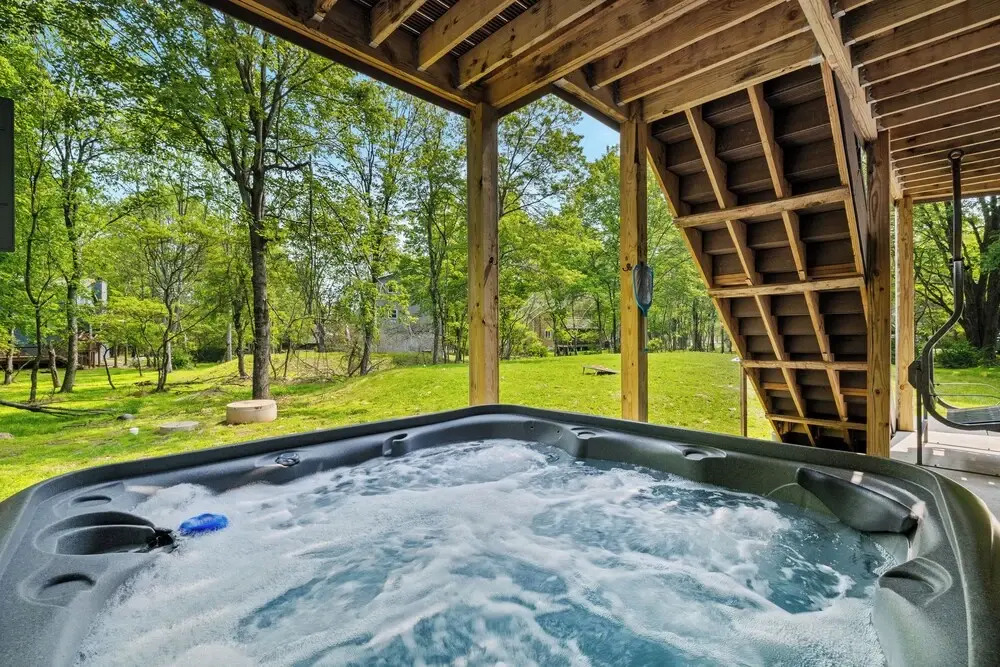 Hot Tub & Community Beach: Albrightsville Home!
