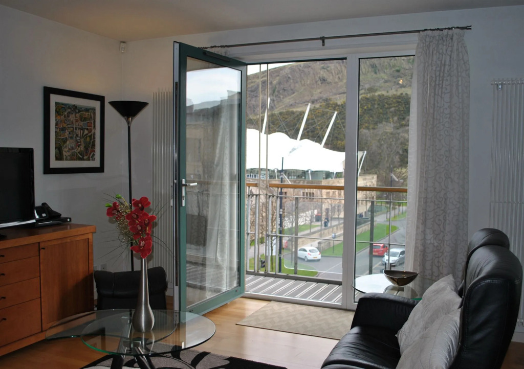 Dreamhouse Holyrood Apartments