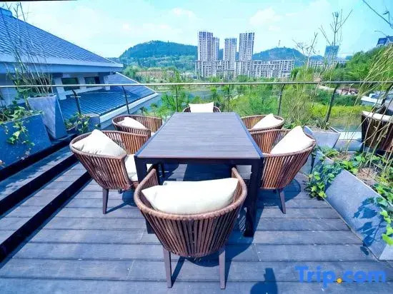 Youfeng Laiyi Hotel