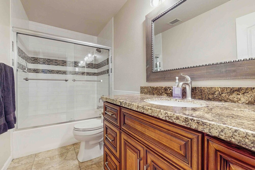Private Pool, Yard & Pool Table! 'avondale Abode'