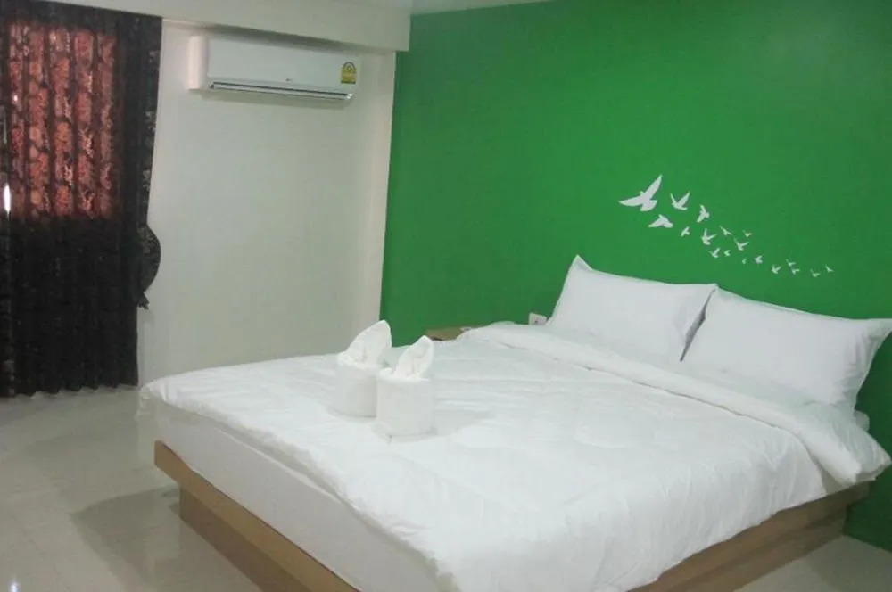 Issara Na Nakhon Living Hotel