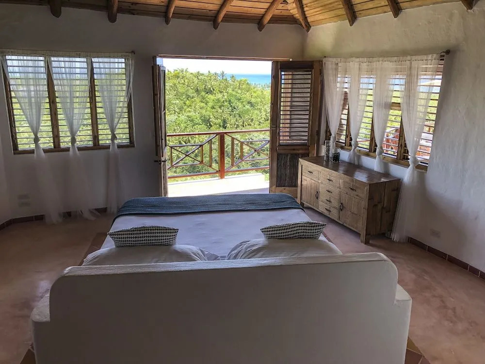 Villa Pina by Hostelsmates