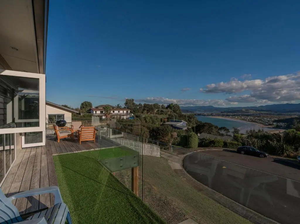 Ohuka Lookout - Whitianga Holiday Home