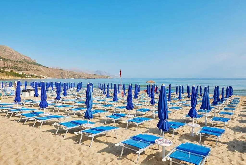 BLU OLTREMARE 50 mt Spiaggia Playa