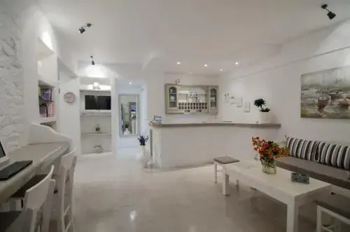 Island House Hotel