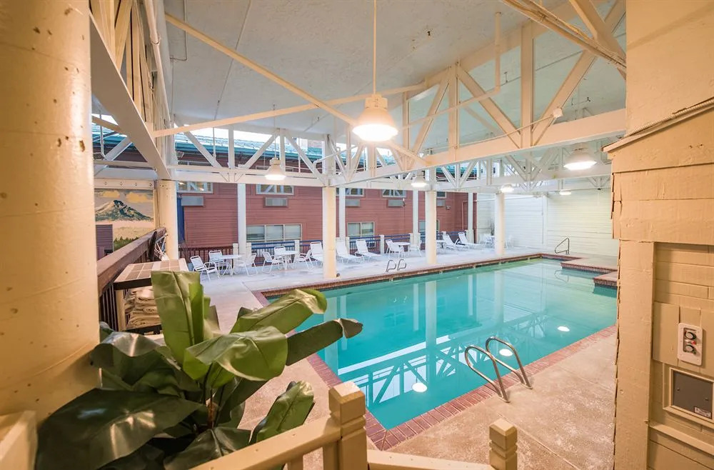 Sweetwater Lift Lodge
