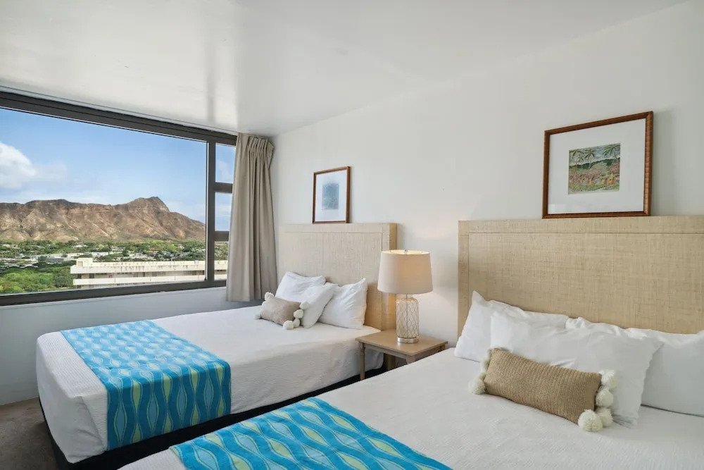 Tower 1 Suite 3007 - QQS