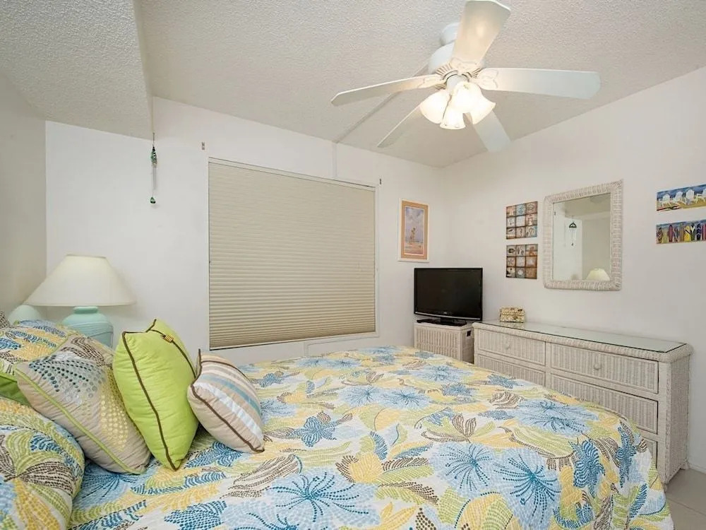 Plantation Palms Condo #205 - 1 Br condo by RedAwning