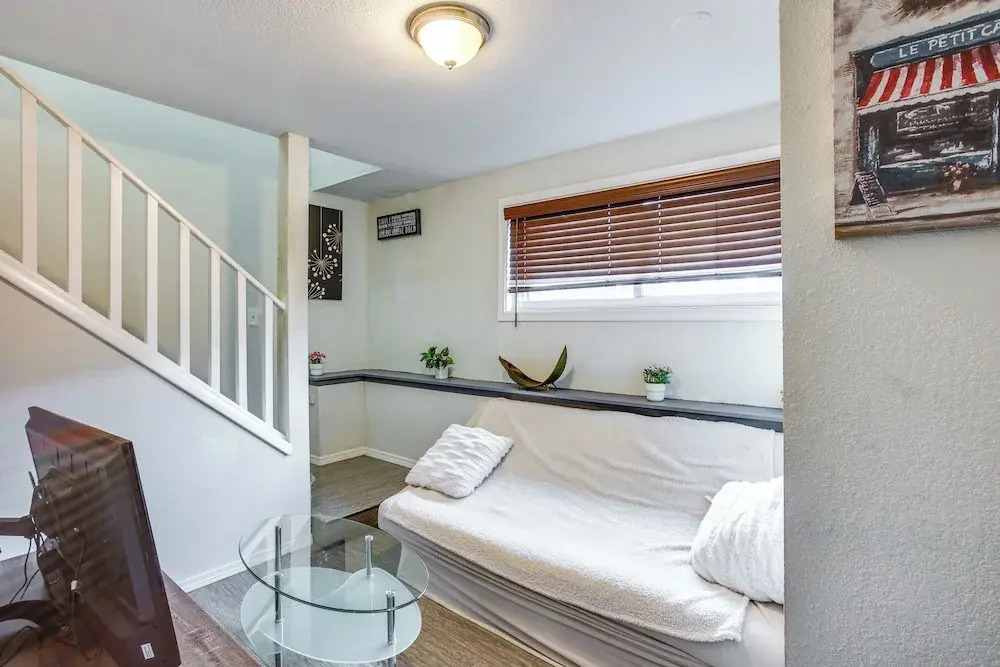 3 Mi to Dtwn Tacoma: Pet-friendly Home