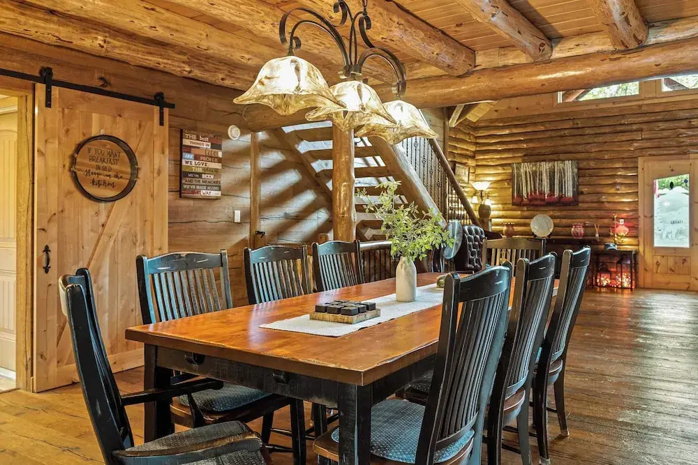Bigwood Cabin Near Camelback Skiing, Hot Tub, Game Room, Firepit & Yard