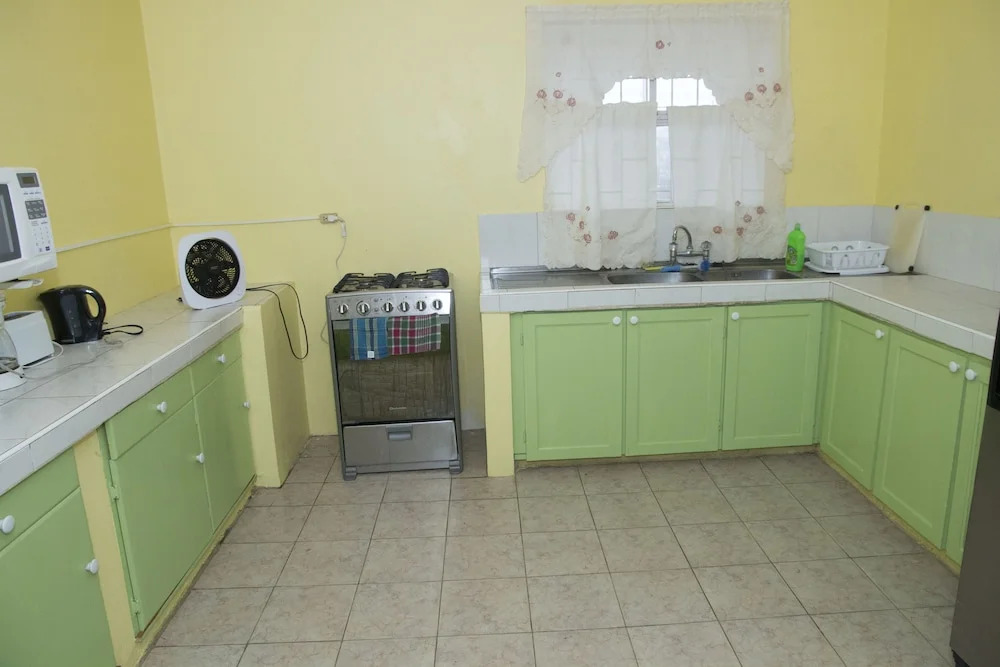 3 Bedroom Holiday Apartment