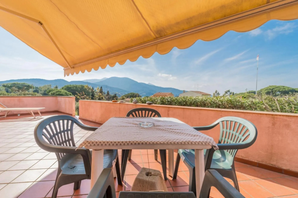 Villino Campo all'Aia immersed in the greenery just a few minutes from the cove of golden sand-VILLINO CAMPO ALL'AIA