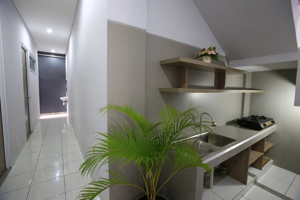 RedDoorz @ Karet Pedurenan 2