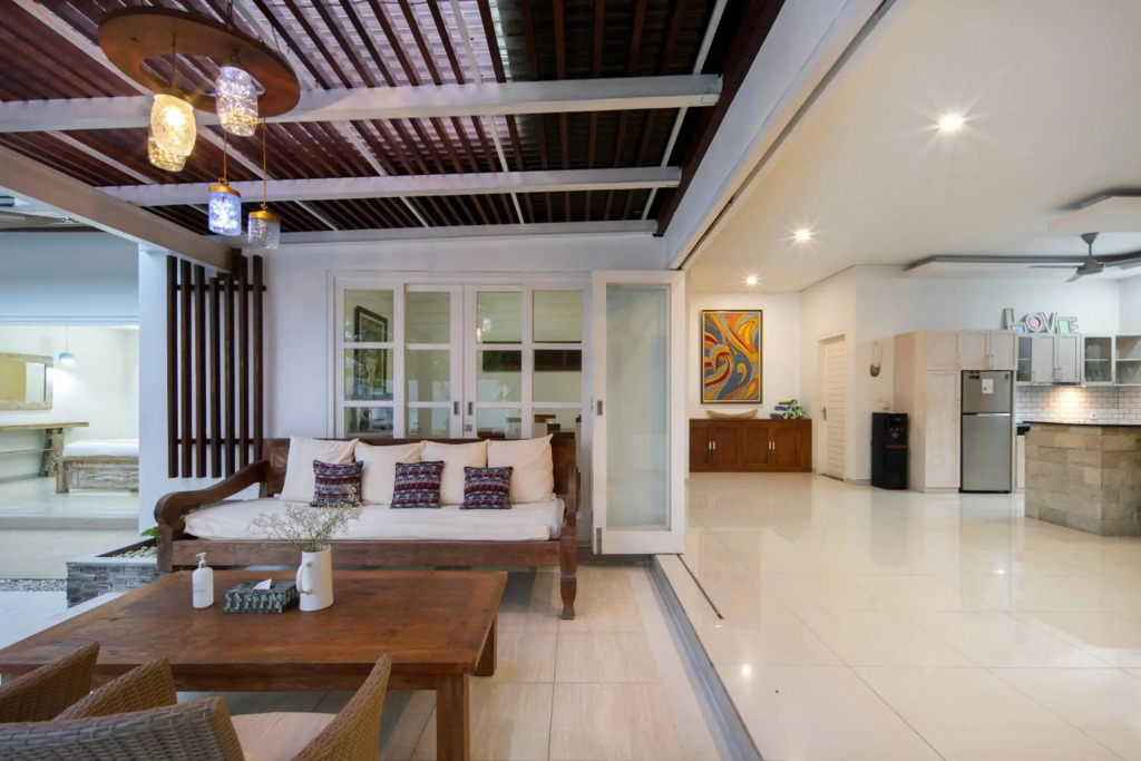 Villa Shree Canggu by Azure, 2 mins walk to Beach near Finns