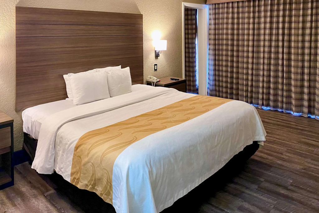 Quality Inn & Suites Airport