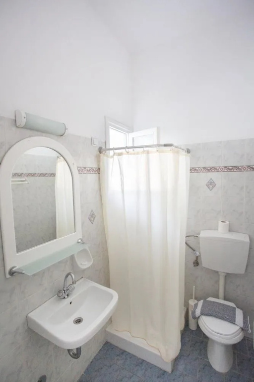 Louiza Hotel