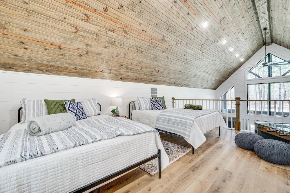 Broken Bow Cabin w/ Hot Tub & Covered Deck!