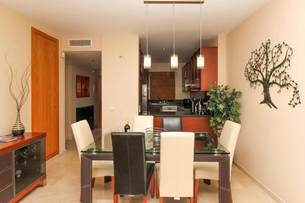 Malibu Mansions Condo B5 by Rafleys