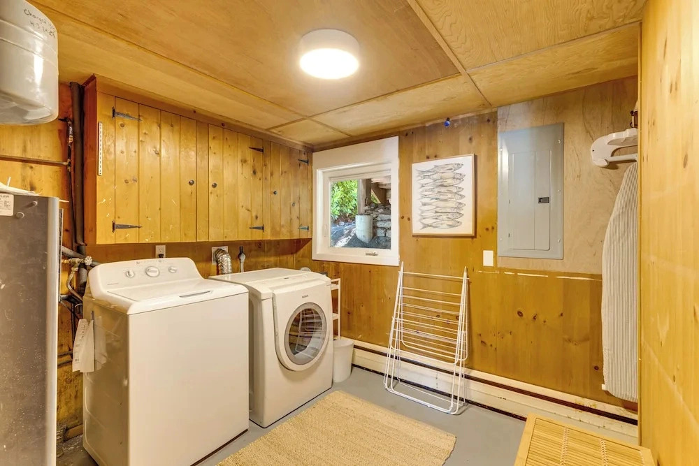 Snow Goose Point: Stunning Views & New Hot Tub