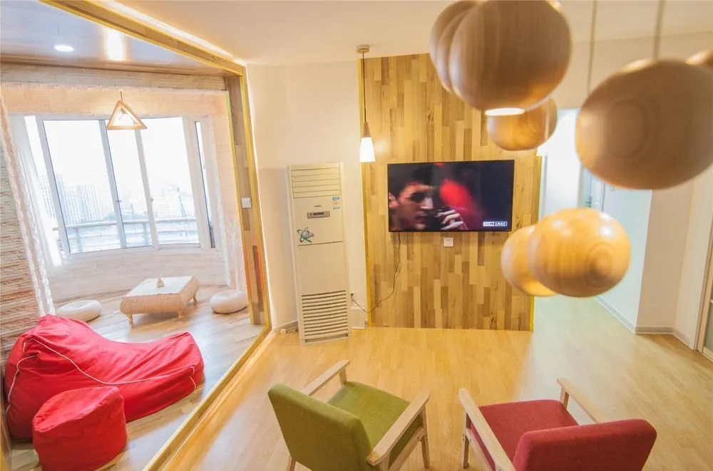 Warm Island Xujiahui 4 bedroom