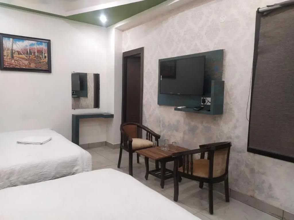Hotel Regal Residency