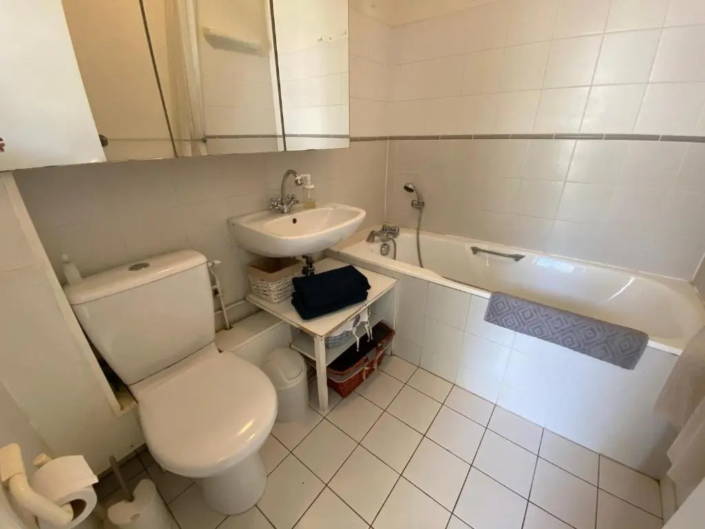 Lacadémie de Clémence, Guest House Paris-Roland-Garros