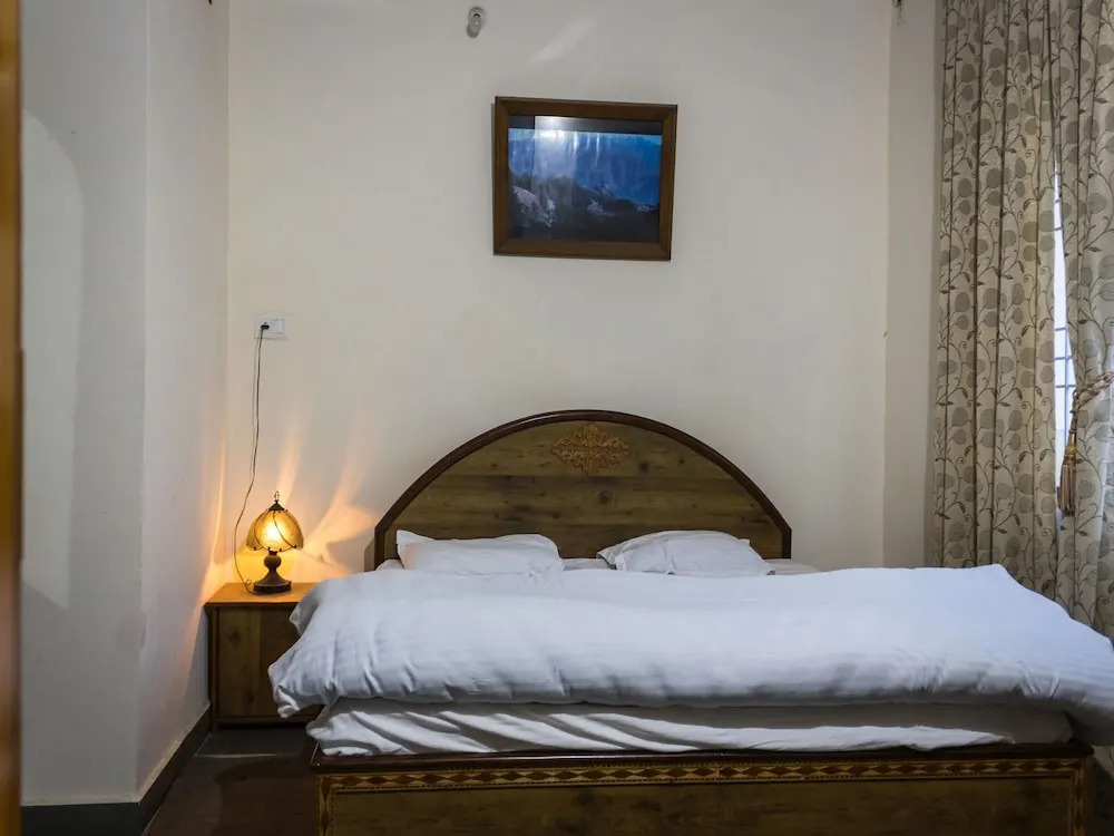 OYO 13385 Home Peaceful 1BHK Dharamshala