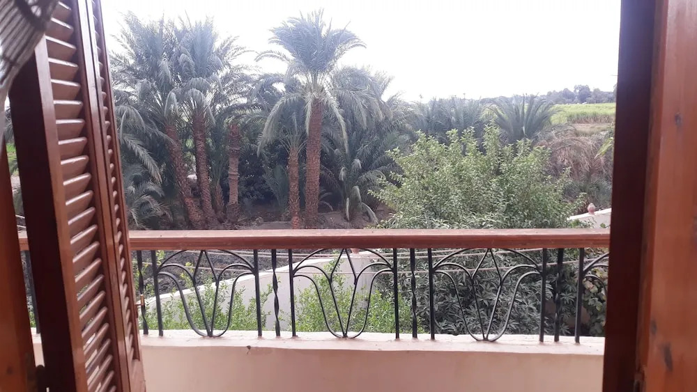 Memnon House