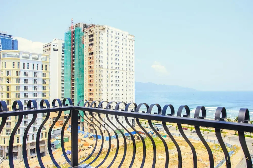 Delfino Hotel & Spa Danang