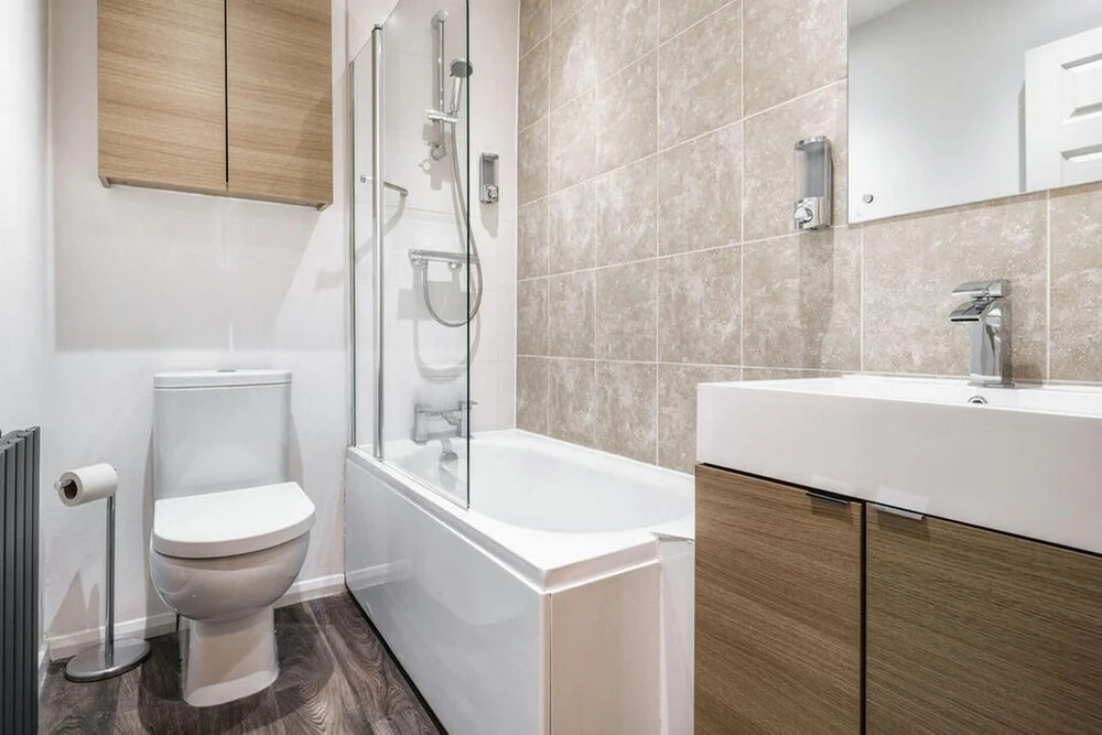 Beautiful 4BD Family Home Burley Leeds