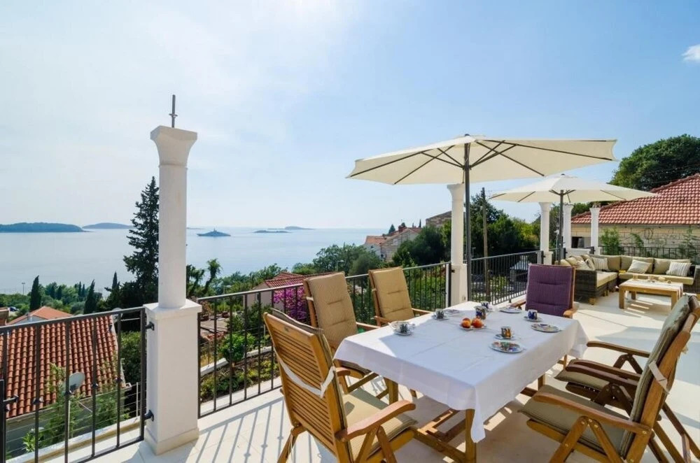 Villa Orlando - Five Bedroom Villa With Swimming Pool and Sea View ID Direct Booker 3375